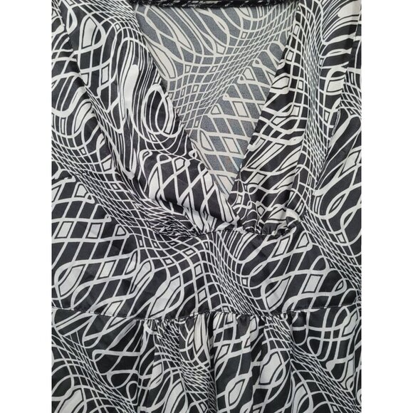 Moonlight Babydoll Top M Black White Geometric 3/4 Bell Sleeve Whimseygoth - Picture 4 of 15